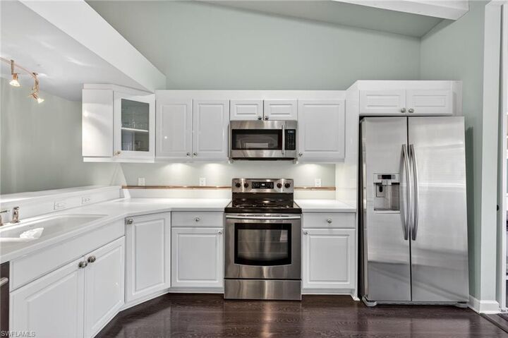 Property Photo:  2100 Cascades Dr 4904  FL 34112 