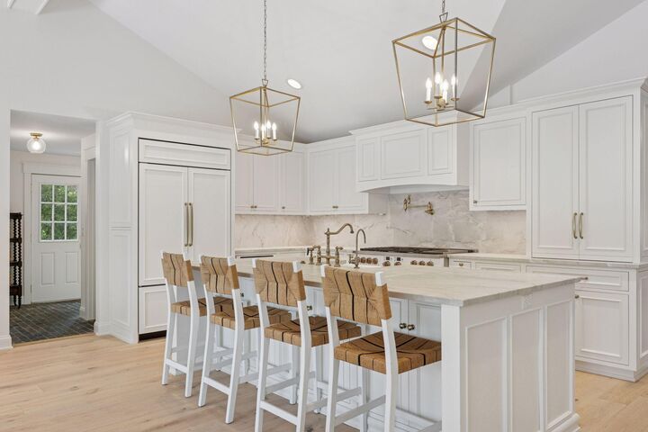 Property Photo:  145 Smith Avenue  MN 55391 