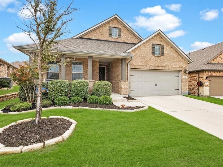 Property Photo: 916 Monarch Lane TX 75009