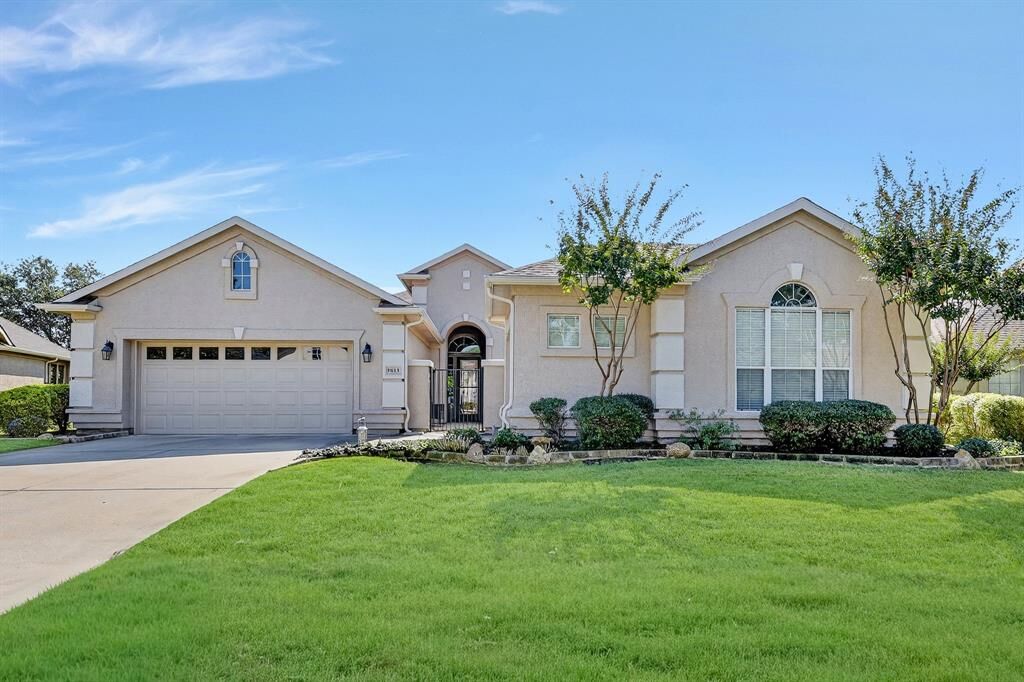 Property Photo: 9813 Callaway Court TX 76207