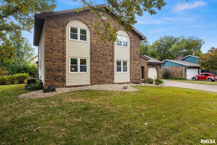 Property Photo: 430 N Montana Avenue IL 61550