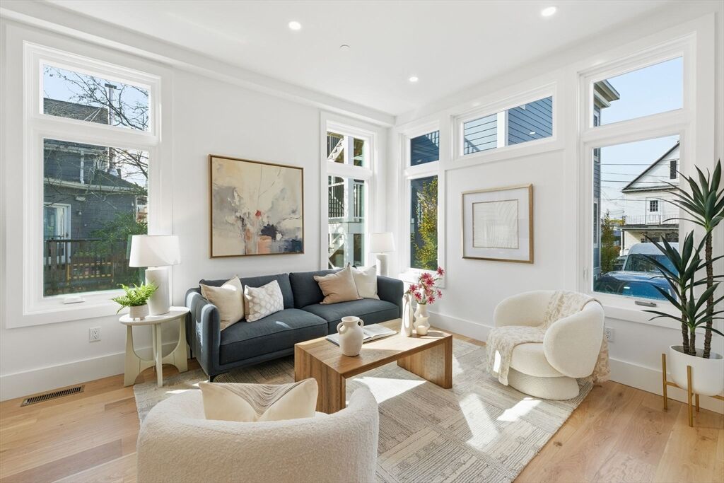 Property Photo:  35 Richardson St Cottage  MA 02145 