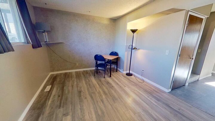 Property Photo:  5915 45 Avenue B  AB T4L 1T8 