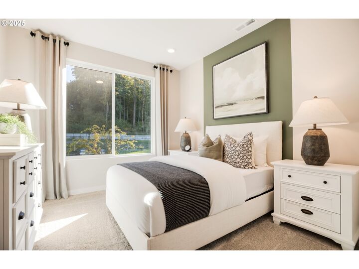 Property Photo: 354 W Maple St WA 98671