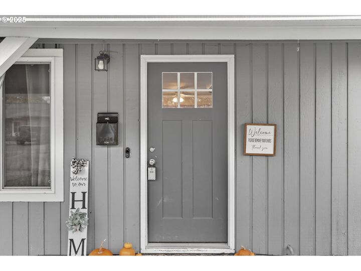 Property Photo: 1334 SW Blaine St OR 97128