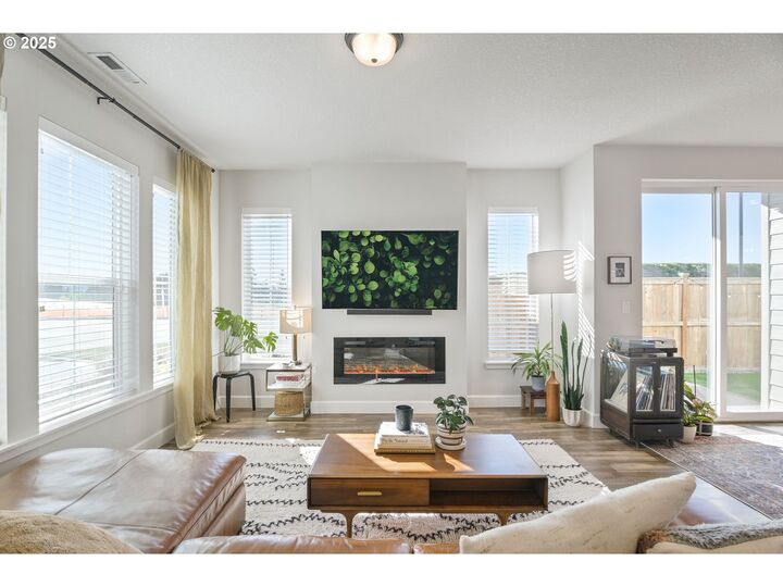 Property Photo:  4287 SE 69th Ave  OR 97123