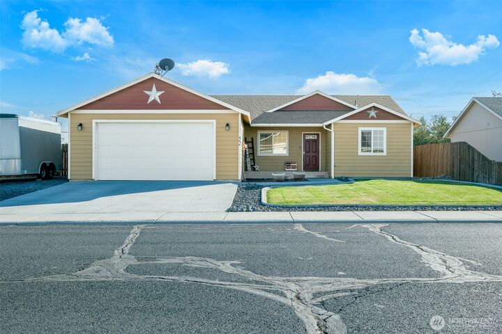 Property Photo:  52  Linda Ridge Loop  WA 98823 