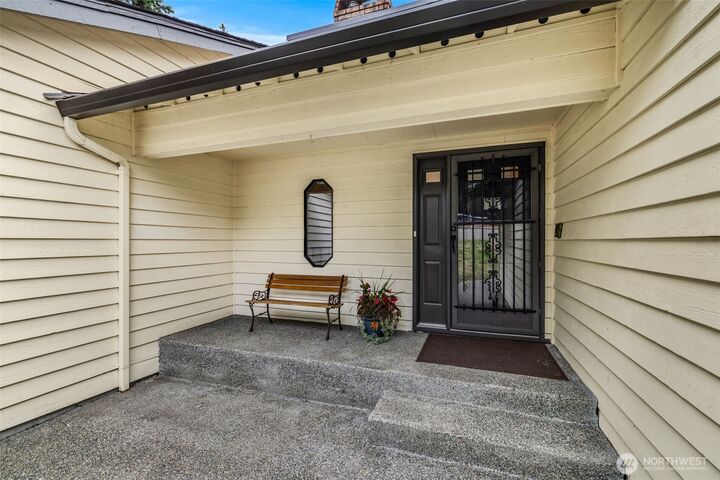 Property Photo: 200 SW 327th Place WA 98023