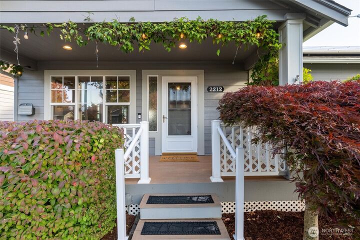 Property Photo: 2212 Oak Street WA 98264