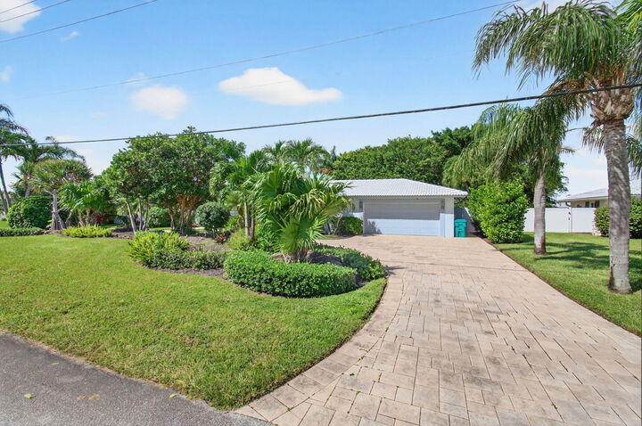 Property Photo: 3535 S Lake Drive FL 33435