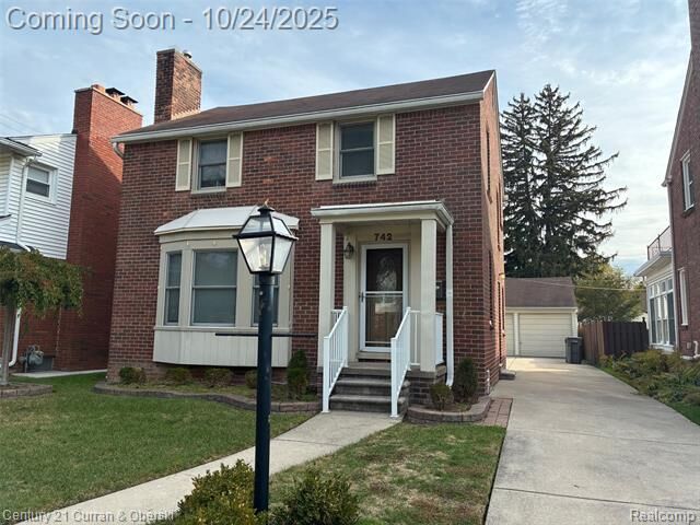 Property Photo:  742 N York Street  MI 48128