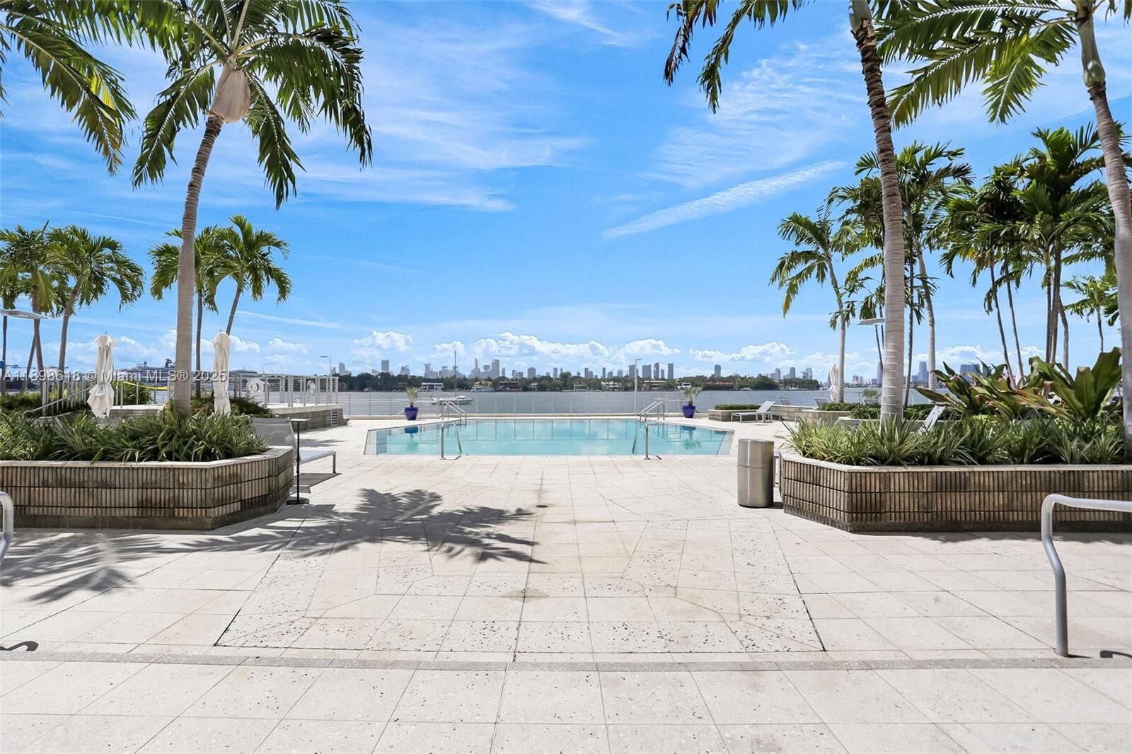 Property Photo: 800 West Ave 506 FL 33139