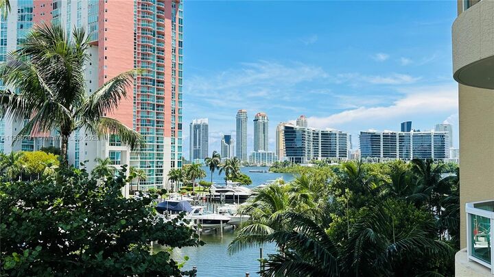 3340 NE 190th St 403  Aventura FL 33180 photo