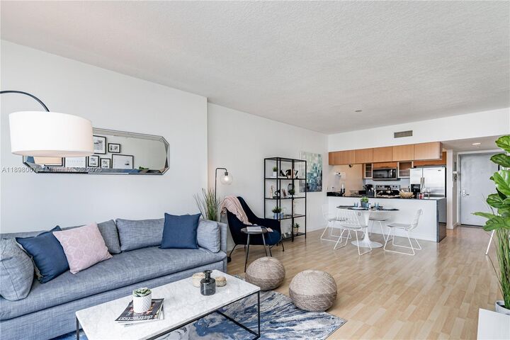 Property Photo: 1750 N Bayshore Dr 3906 FL 33132