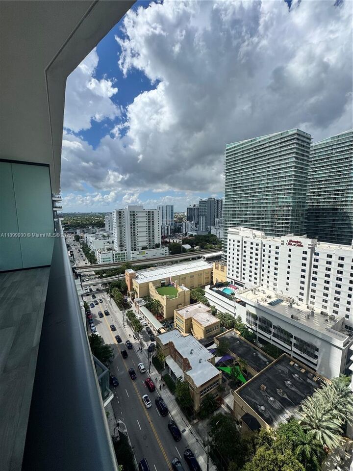 Property Photo:  1300 S Miami Ave 1811  FL 33130 