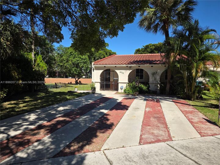 6923 Holly Rd  Miami Lakes FL 33014 photo