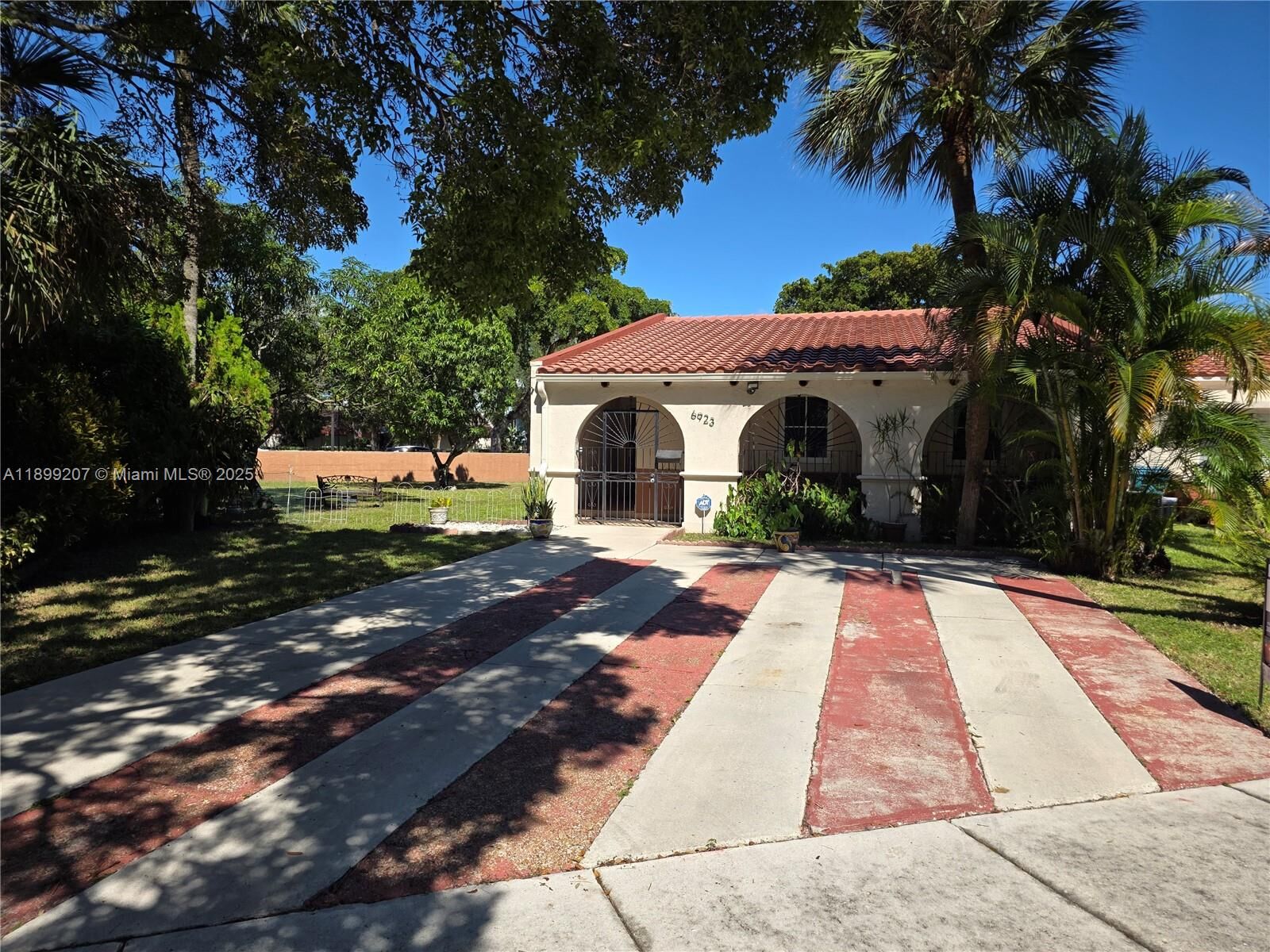 Property Photo:  6923 Holly Rd  FL 33014