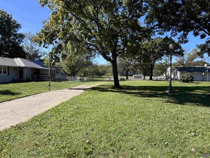 Property Photo: 1001 Woodland St KS 66801