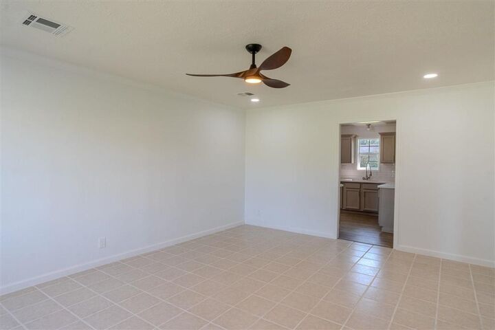 Property Photo: 404 Arabie Rd LA 70607