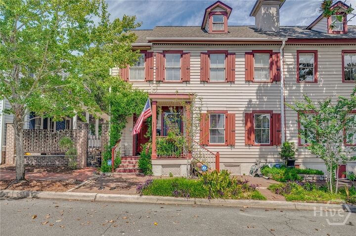 Property Photo:  540 E Taylor Street  GA 31401