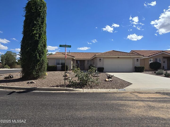 Property Photo: 924 E Saguaro Drive AZ 85625