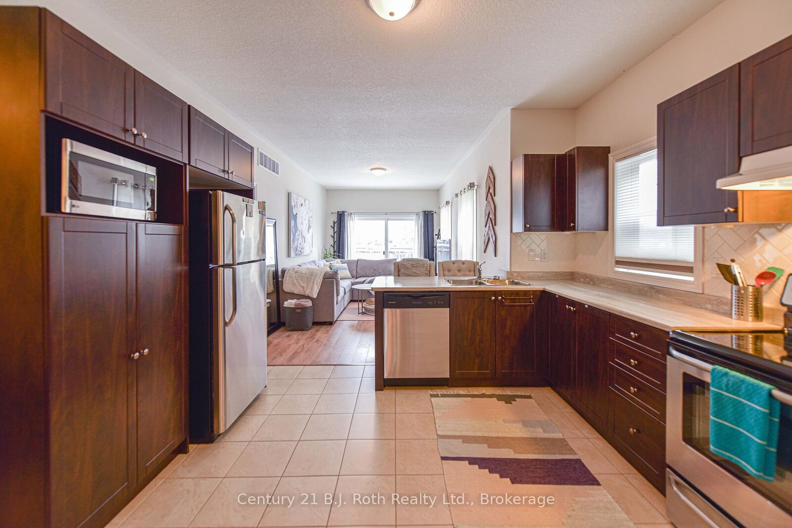 Photo de la propriété:  15 Isabella Drive  ON L3V 0E2