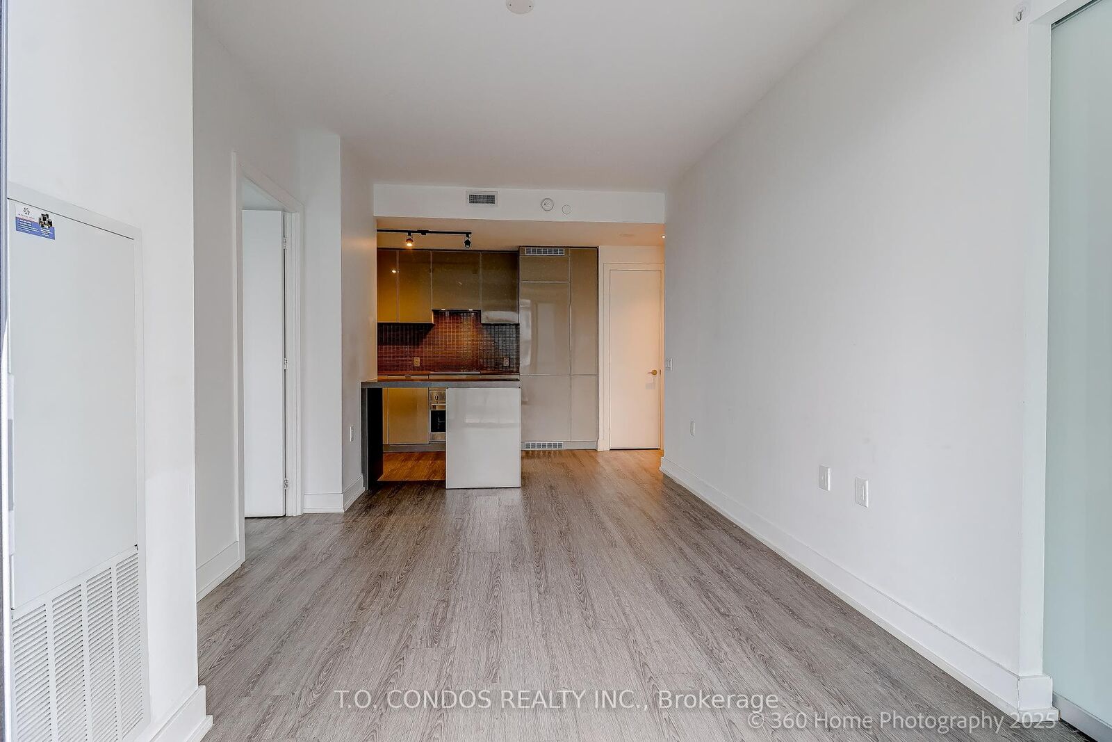 Property Photo:  7 Grenville Street 4105  ON M4Y 1A1