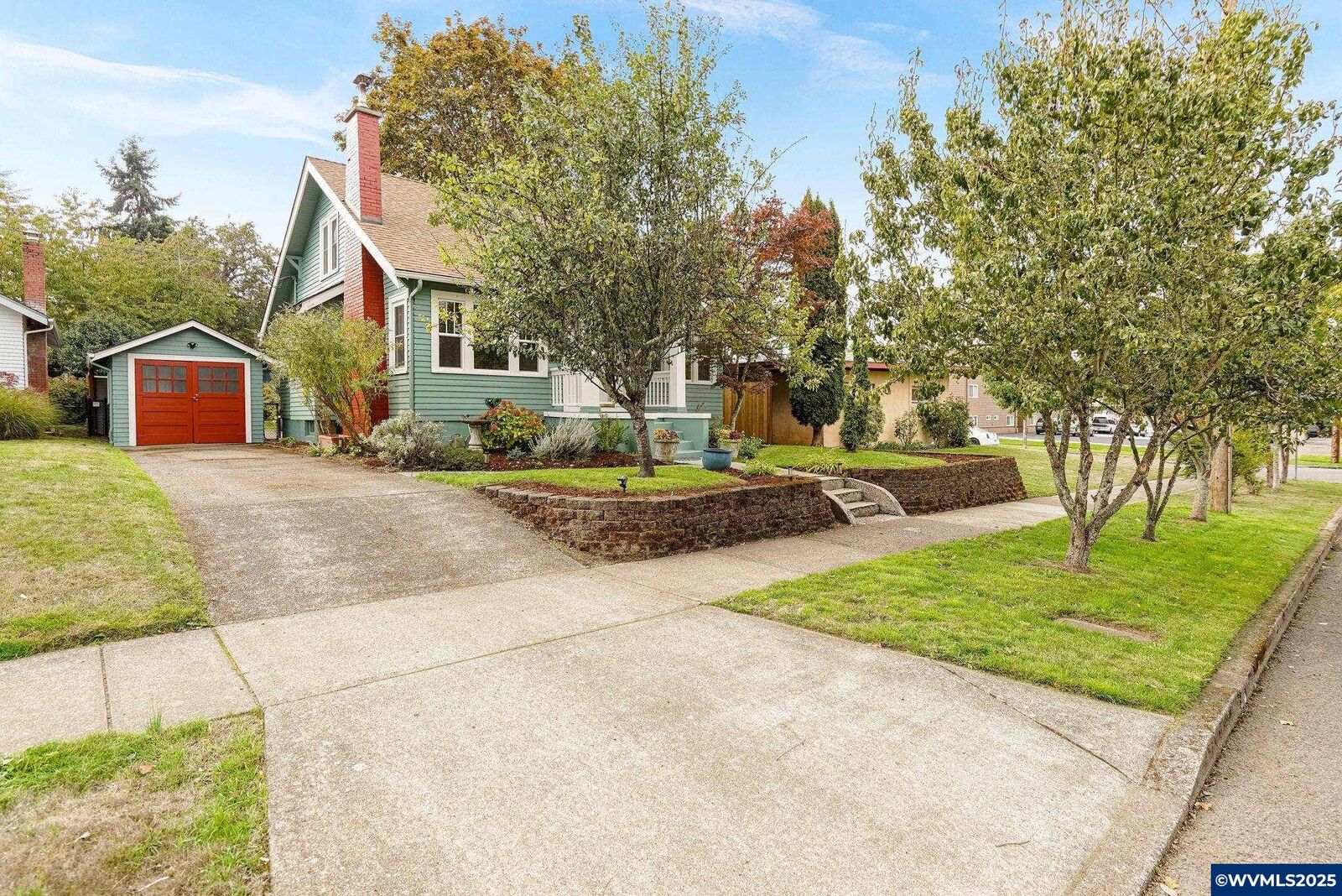Property Photo: 280 Bush St S OR 97302