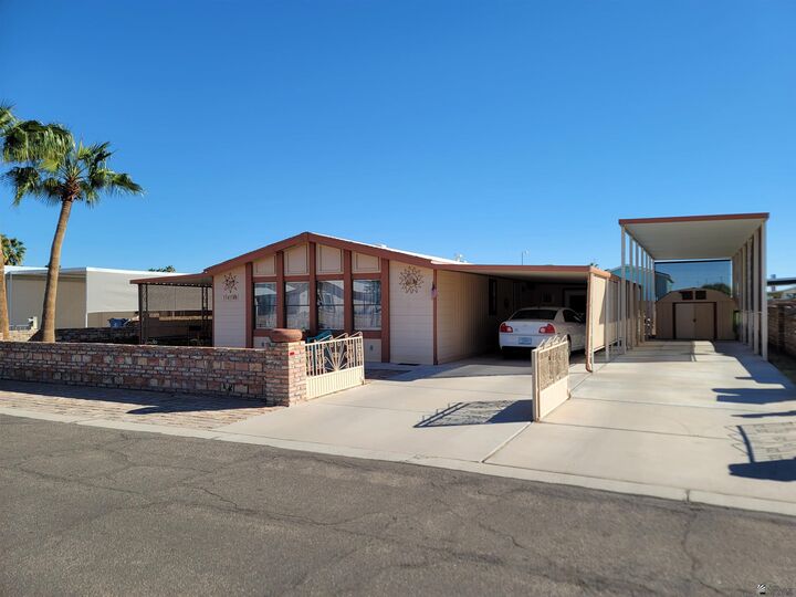 Property Photo: 11413 E 39 Pl AZ 85367