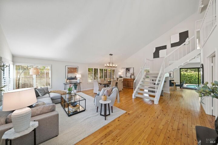 Property Photo: 16 Woodleaf Court CA 94945