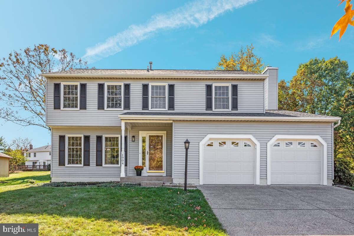 Property Photo: 1904 E Beech Road VA 20164