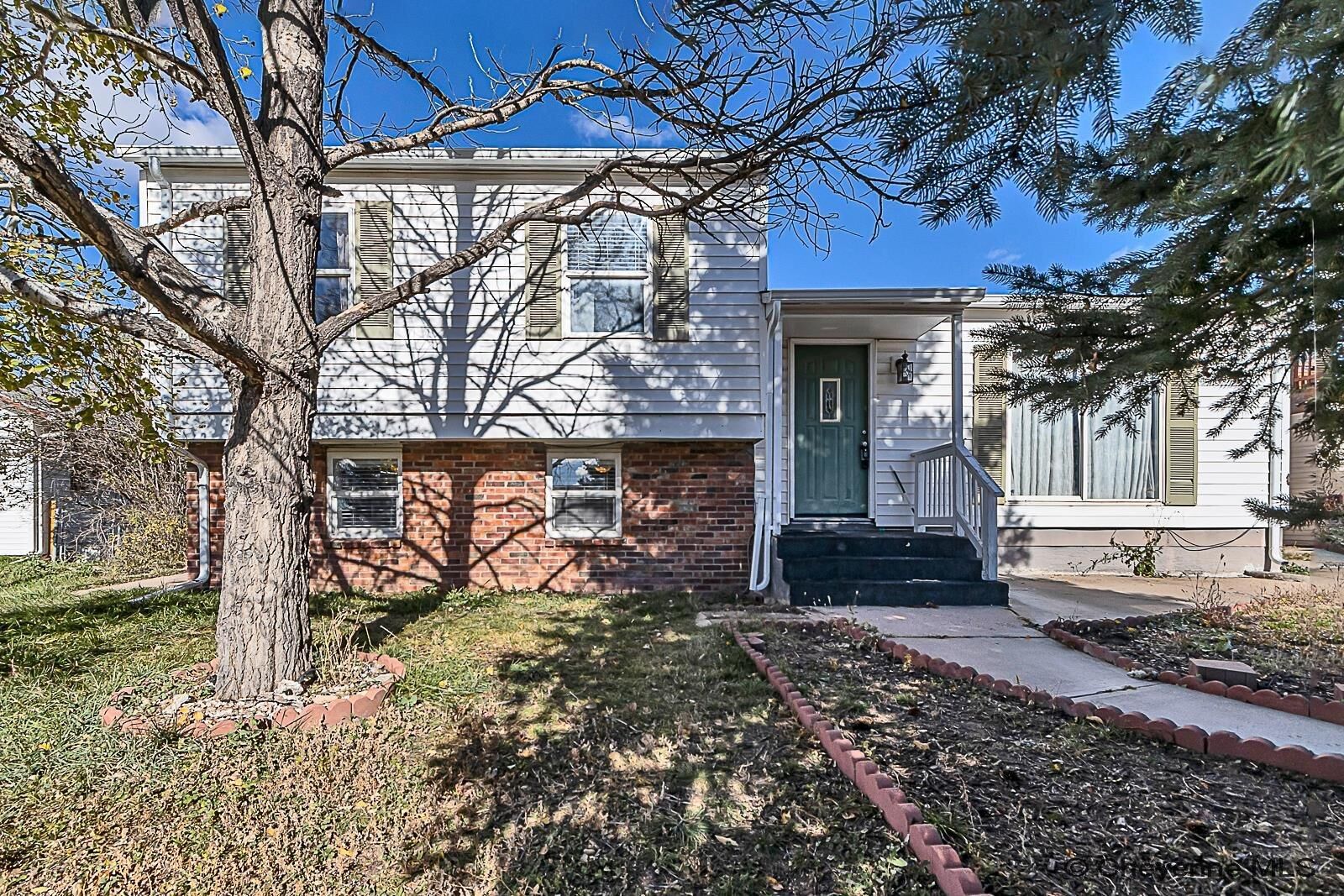 Property Photo:  3102 Hanson St  WY 82001 