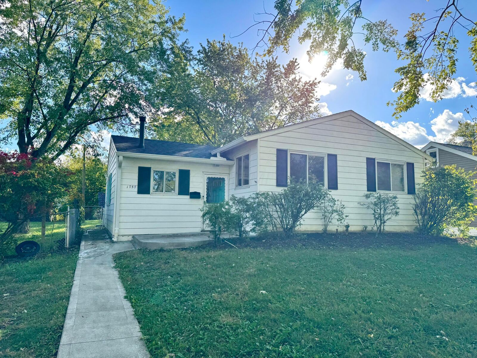 Property Photo:  1757 Linnet Avenue  OH 43223 