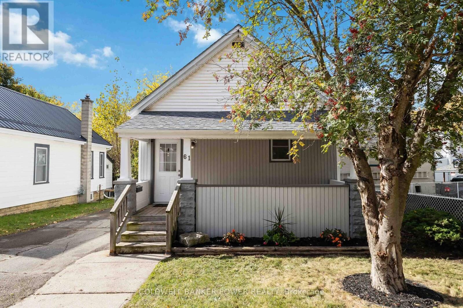 Property Photo:  61 Brookside Street  ON N5Z 3J6