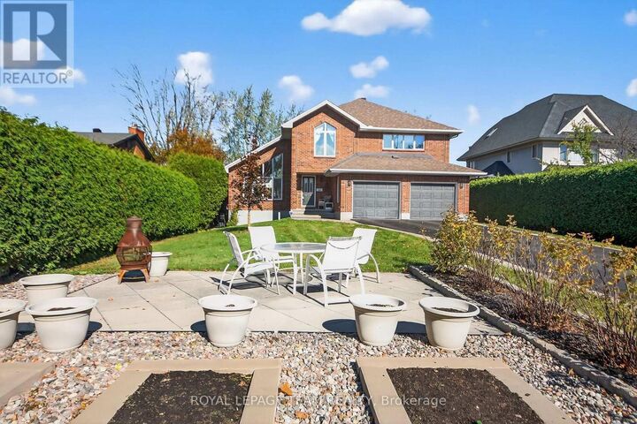 Photo de la propriété:  259 Grandview Road  ON K2H 8B9