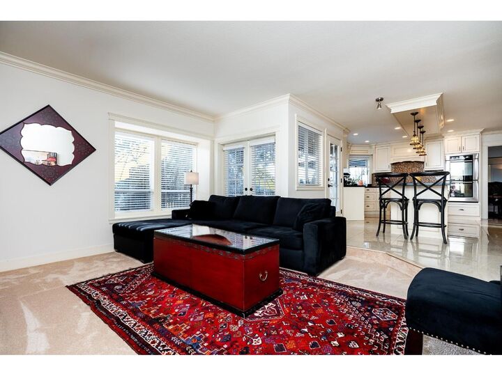 Photo de la propriété:  15160 81  BC V3S 7B9