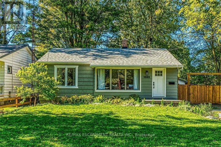 Property Photo: 1032 Pine Street ON N1A 2M9