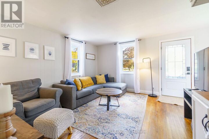 Property Photo:  120 Elgin Street  ON K9V 3W9