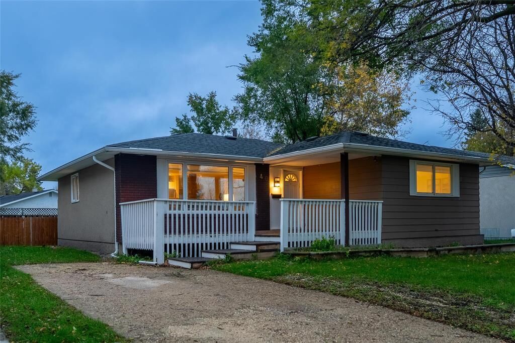 Property Photo:  46 Sawchuk Bay  MB R2K 3P5