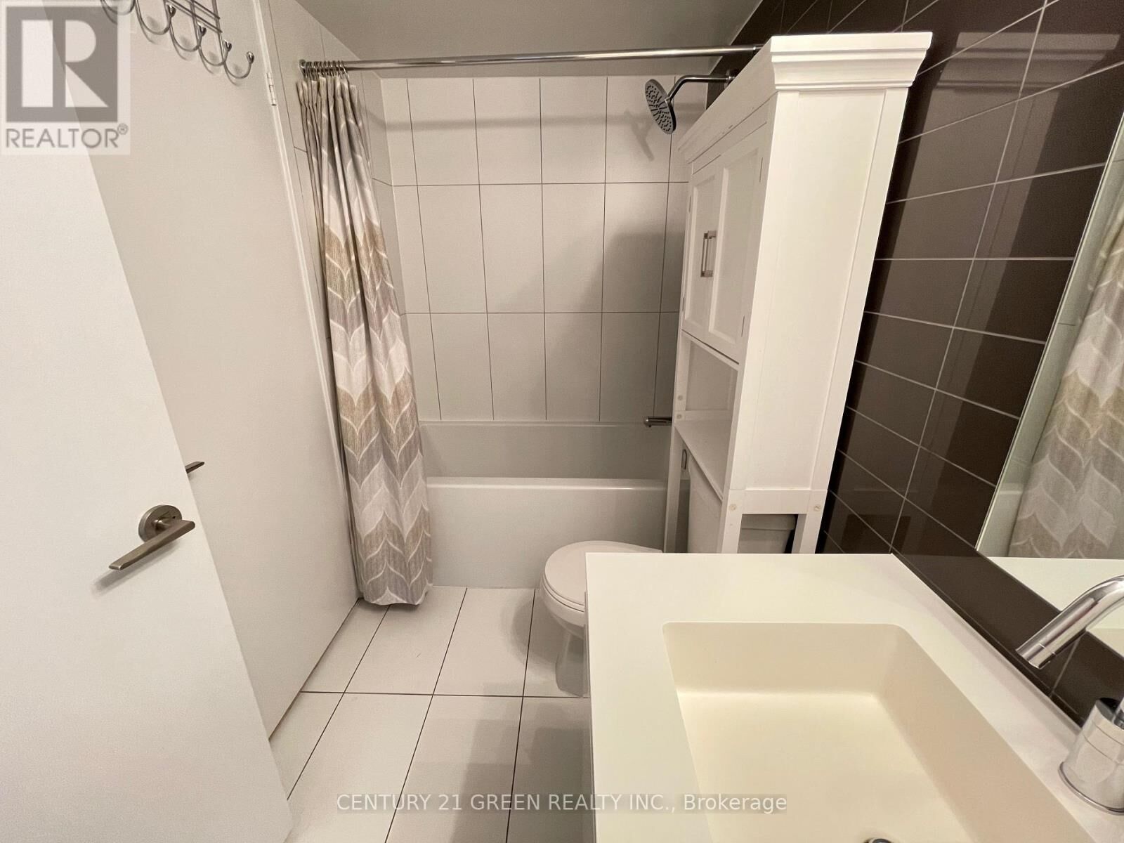 Property Photo:  85 Queens Wharf Road 201  ON M5V 0J9