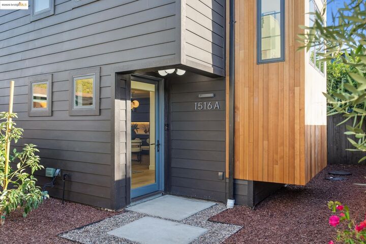 Property Photo: 1516 A Blake St CA 94703