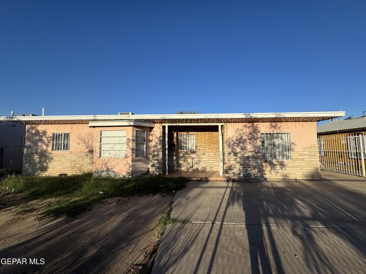 521 Alicia Drive  El Paso TX 79905 photo