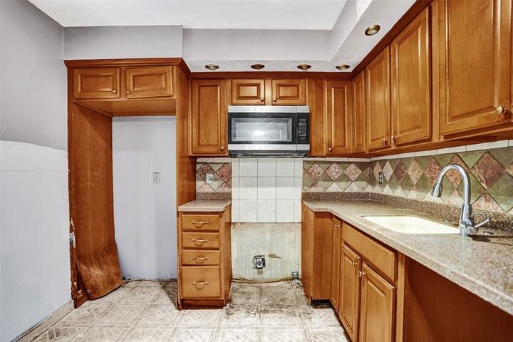 Property Photo: 2801 Somerset Dr 101 FL 33311