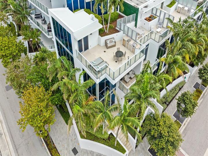 Property Photo:  701 N Fort Lauderdale Beach Boulevard Th1  FL 33304 