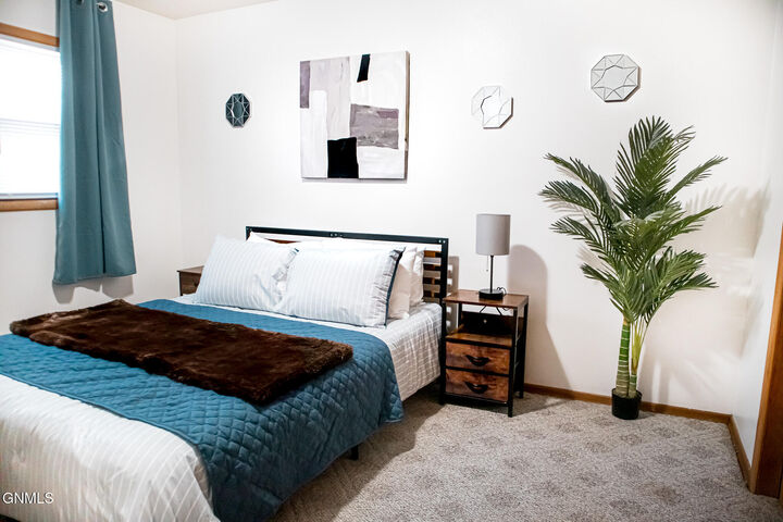 Property Photo:  1411 N 13th Street N  ND 58501