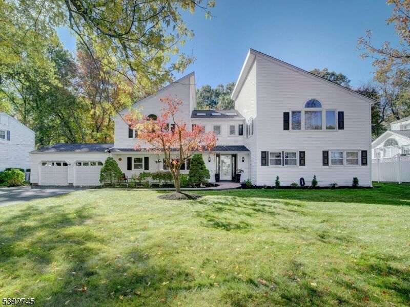 Property Photo:  20 Druid Hill Dr  NJ 07054