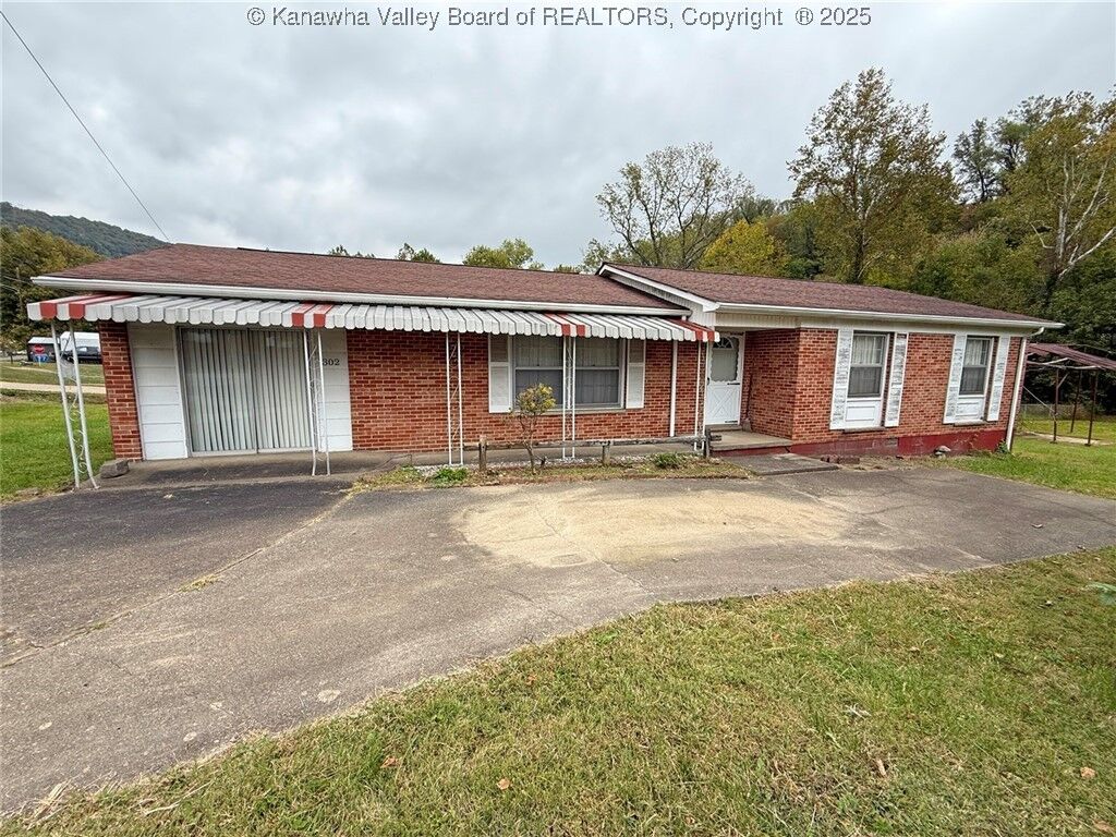 Property Photo:  302 Campbell Avenue  WV 26152