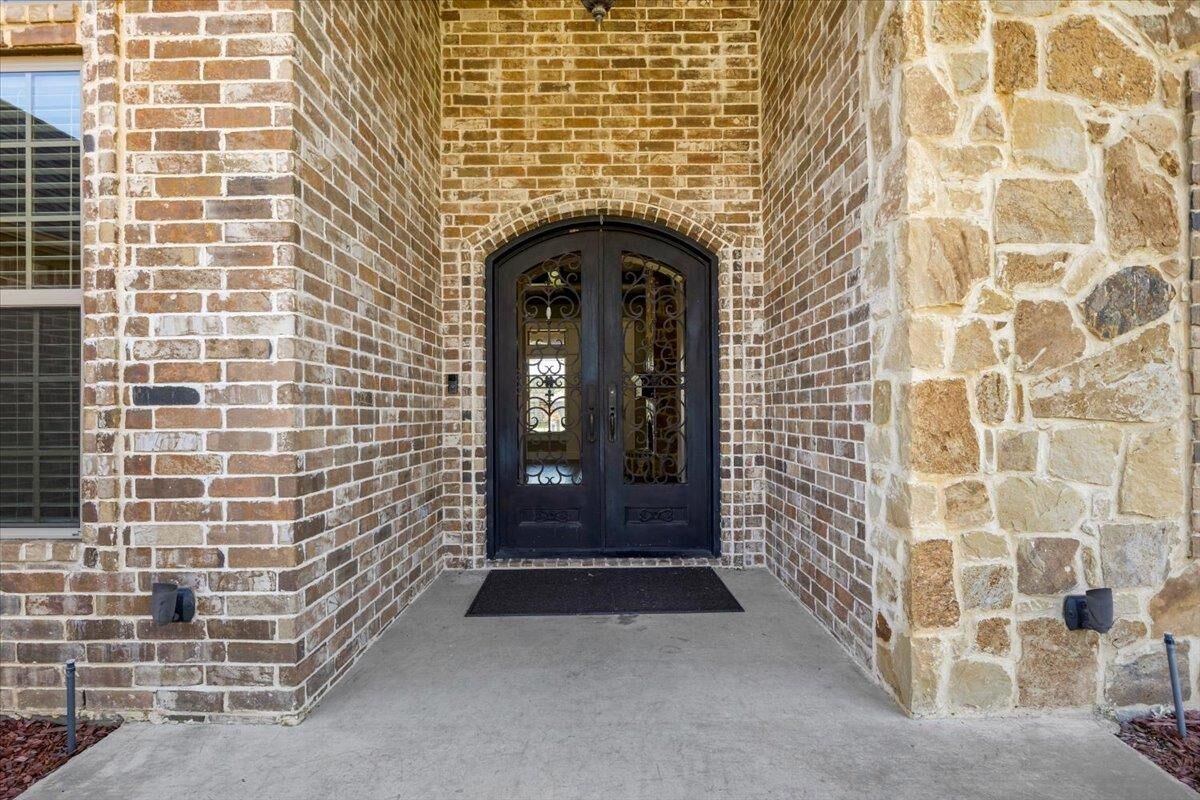 Property Photo: 237 Circle Club TX 75602