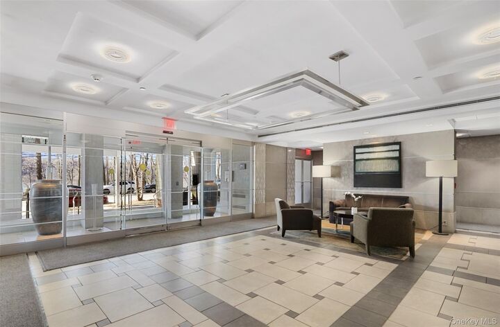 Property Photo: 1020 Warburton Avenue 6C NY 10701