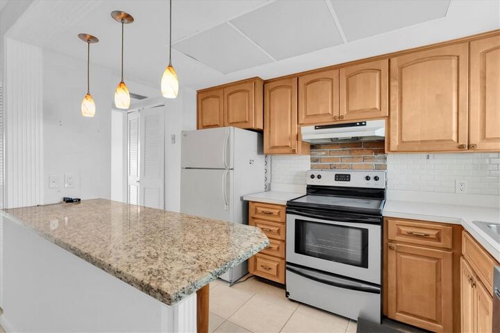 Property Photo:  1847 Shore Drive S 202  FL 33707